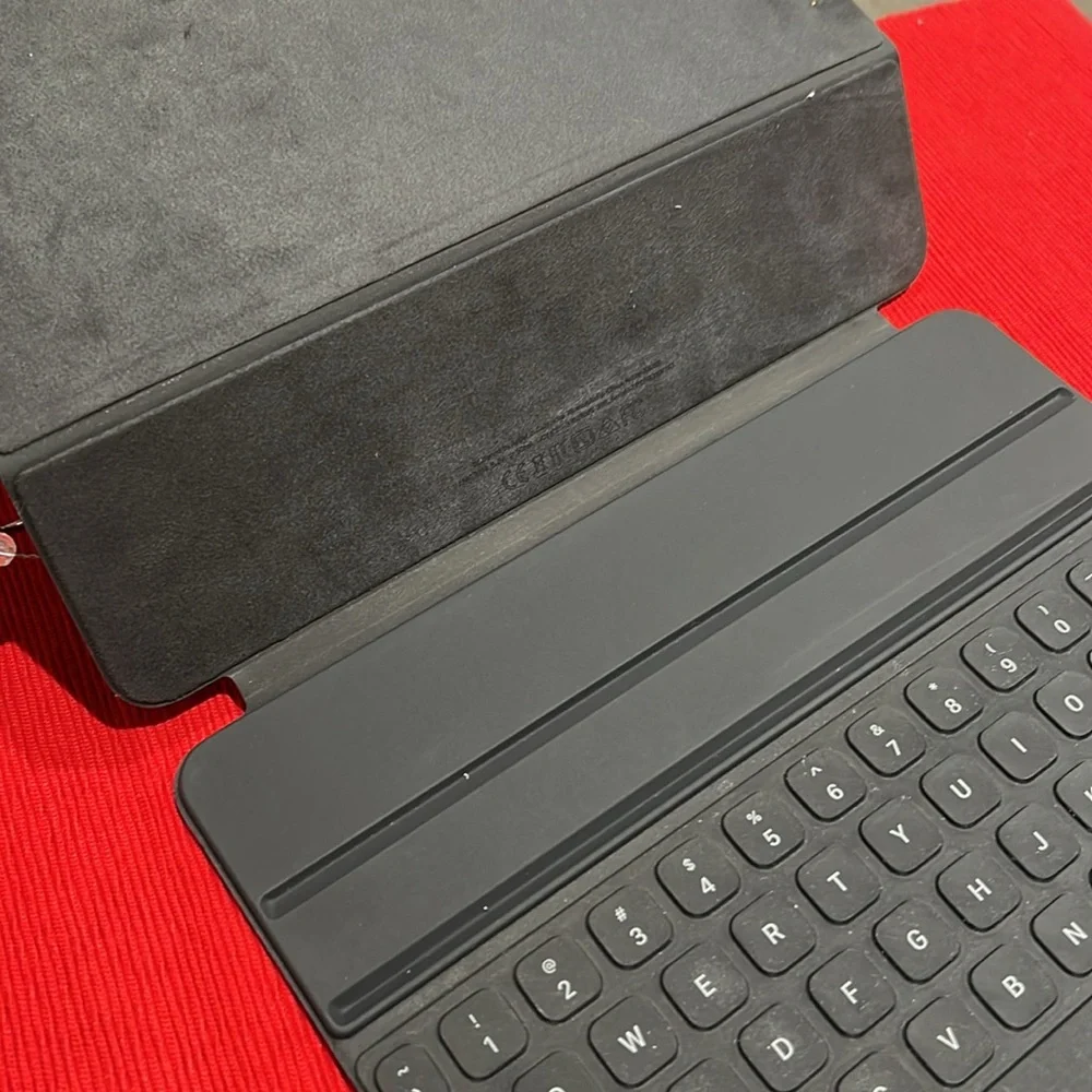 iPad 13” Keyboard Case Cover